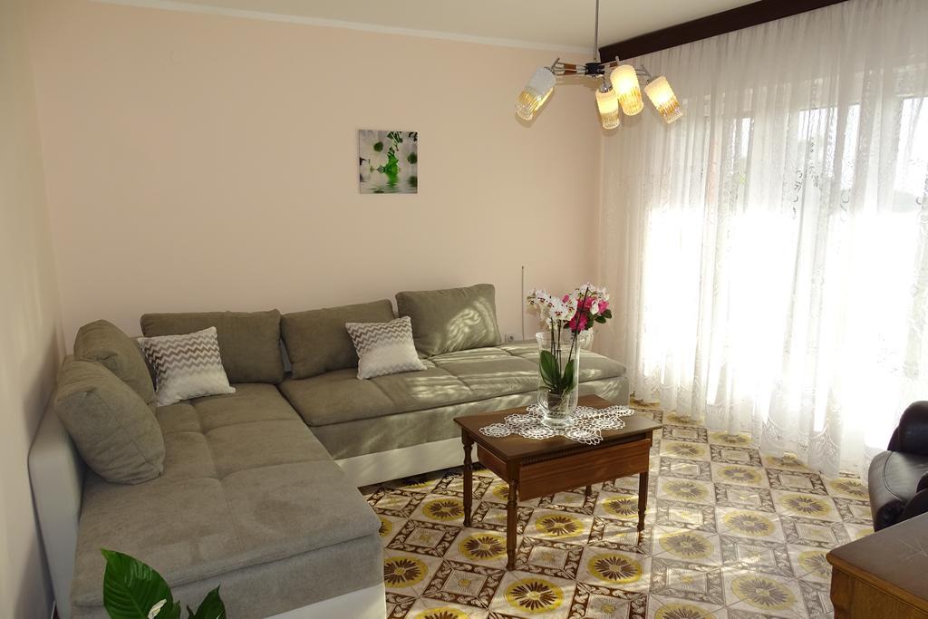 Apartment Parenzana Bibali 65 A 52460-ブイェ エクステリア 写真