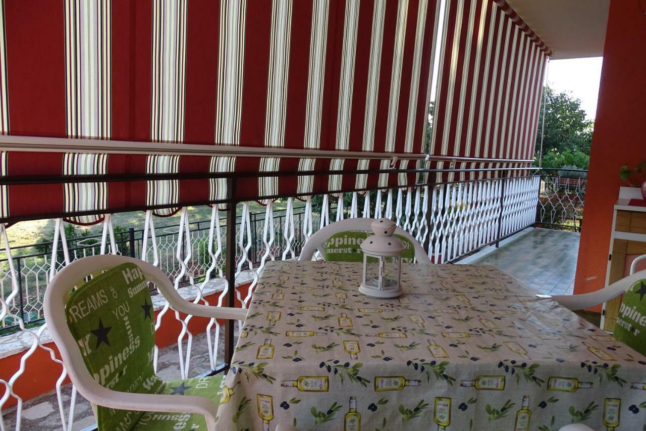 Apartment Parenzana Bibali 65 A 52460-ブイェ エクステリア 写真