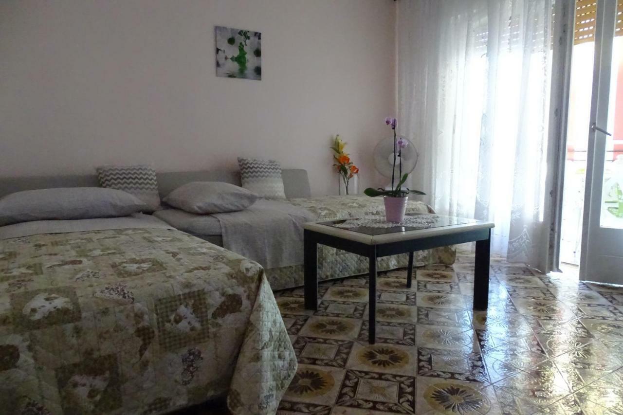 Apartment Parenzana Bibali 65 A 52460-ブイェ エクステリア 写真
